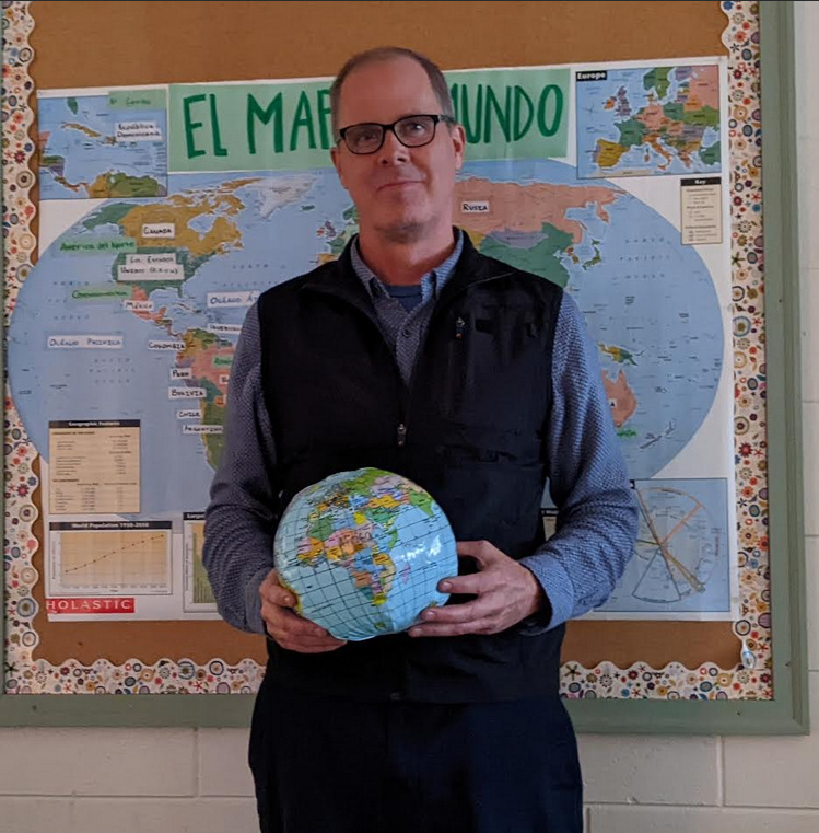 The new spanish teacher Mr. Glassco brings a whole new vibe to the language classrooms.