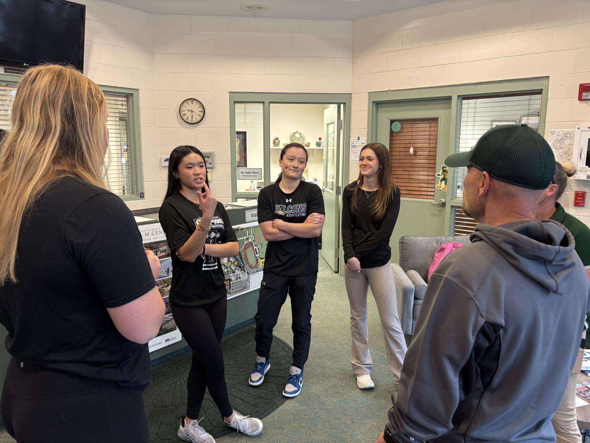 Girls weightlifting heads to States