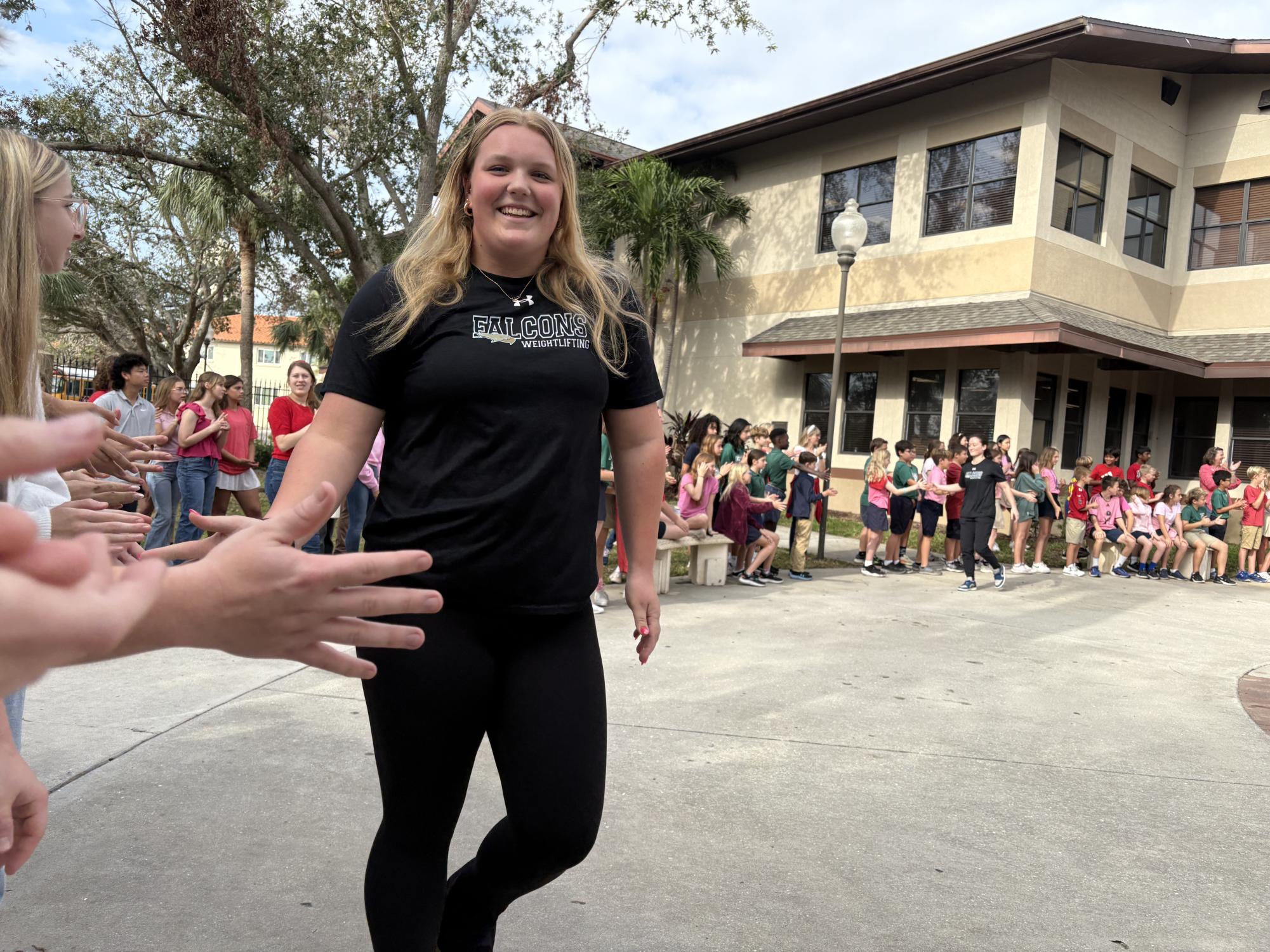 Girls weightlifting heads to States